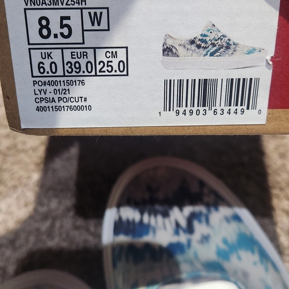 Vans shoes women's size 8.5 - Picture 4 of 4